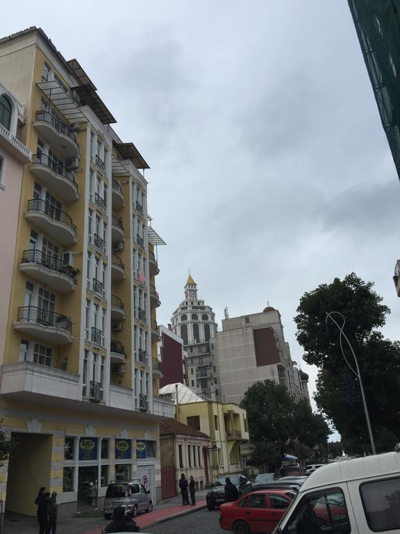 Apartment Pshavela 16 Batumi Bagian luar foto