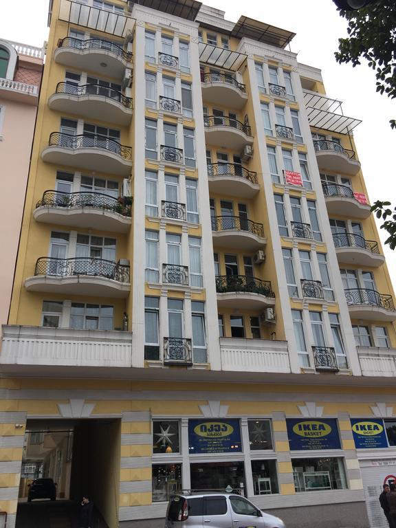 Apartment Pshavela 16 Batumi Bagian luar foto