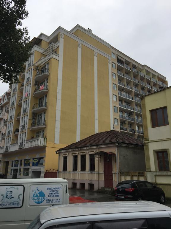 Apartment Pshavela 16 Batumi Bagian luar foto