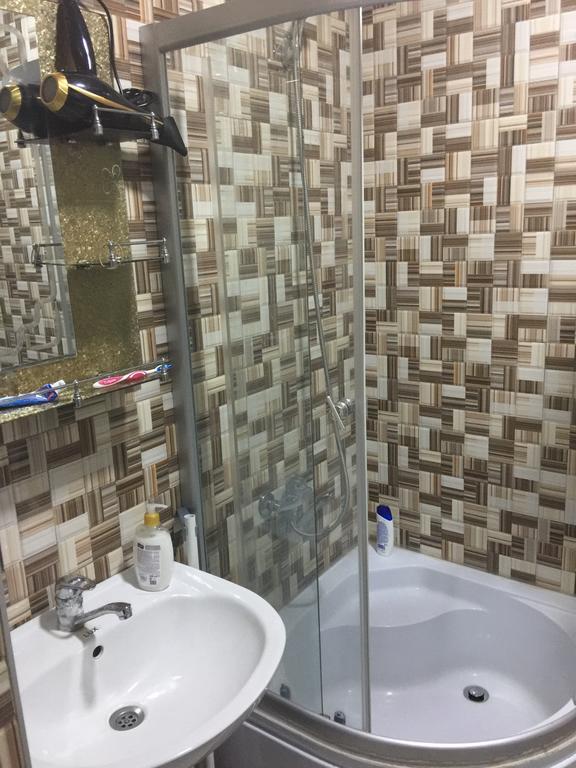 Apartment Pshavela 16 Batumi Bagian luar foto